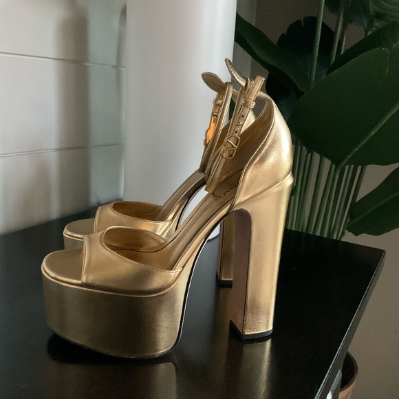Valentino Garavani Tan Go 155 Platform Leather Heels - Picture 1 of 11